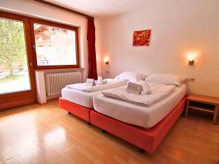 09. Catered chalet Alber Sankt Anton Double room 2