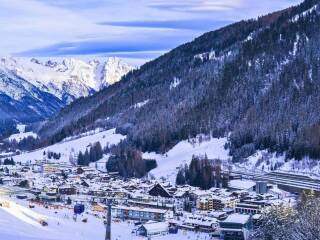 21. Catered chalet Alber Sankt Anton Dorp