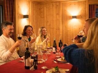 4. Catered chalet Dorferhaus Gerlos Gezelligheid aan tafel 1