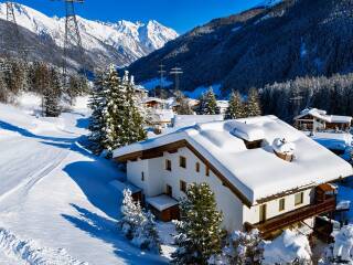 02. Catered chalet Sankt Anton Christoph Ski in ski out 2